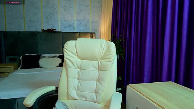 -KASANDRA- online show from 11-18-25, 03:48