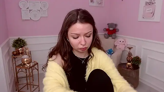 LucySkilar online show from 03-06-26, 05:35