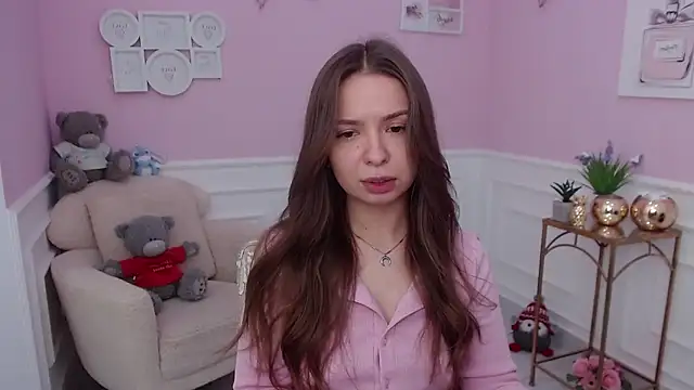 LucySkilar online show from 09-12-25, 04:23