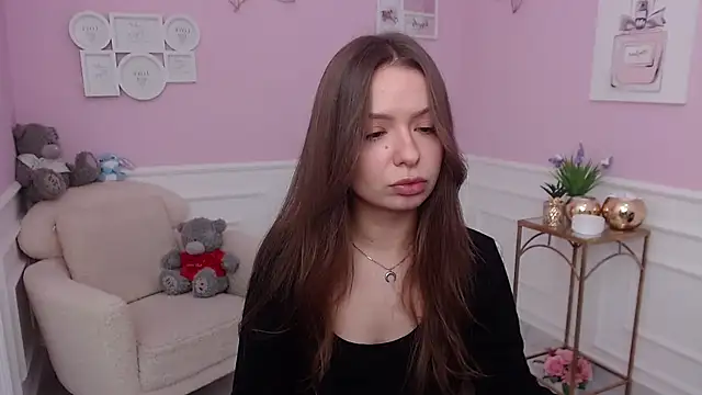 LucySkilar online show from 11-23-25, 05:39