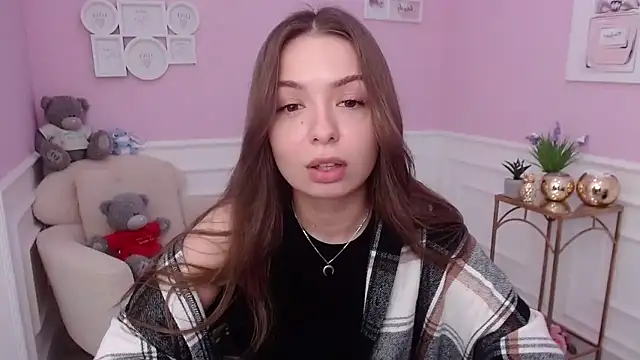 LucySkilar online show from 09-14-25, 05:19