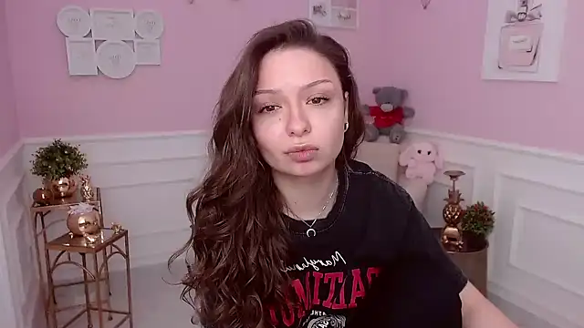 LucySkilar online show from 03-05-26, 05:37