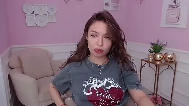 LucySkilar online show from 09-29-25, 04:19