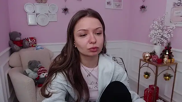 LucySkilar online show from 01-06-26, 06:39