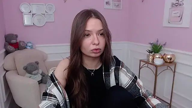 LucySkilar online show from 12-15-25, 06:19