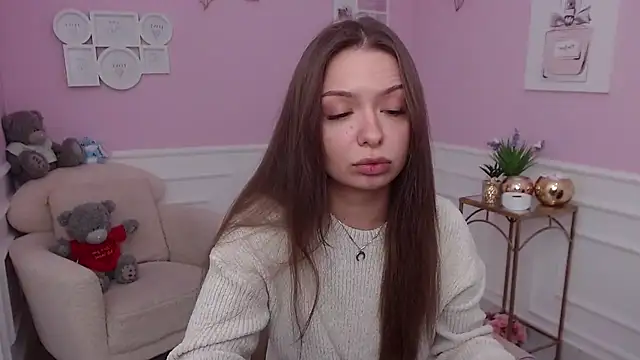 LucySkilar online show from 11-02-25, 06:18