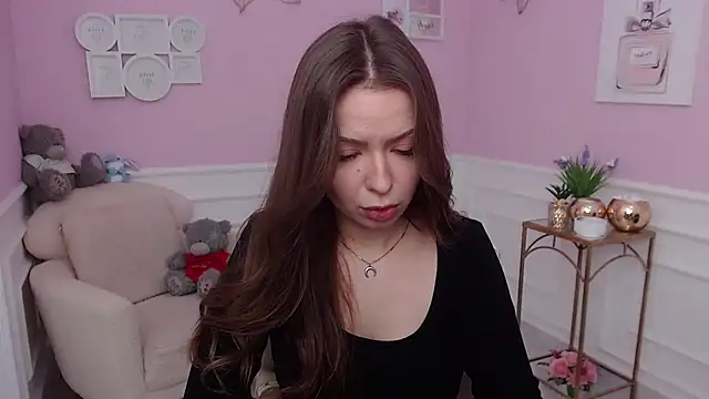 LucySkilar online show from 11-20-25, 05:41