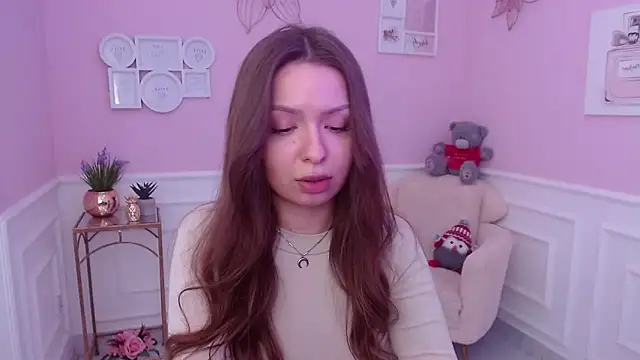 LucySkilar online show from 02-02-25, 09:07