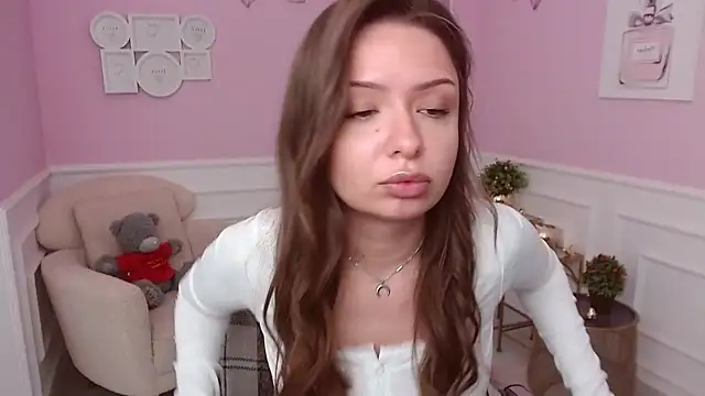 LucySkilar online show from 07-02-26, 04:29