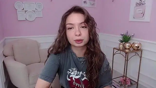 LucySkilar online show from 10-02-25, 04:27