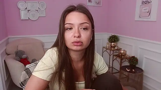 LucySkilar online show from 08-03-26, 04:42