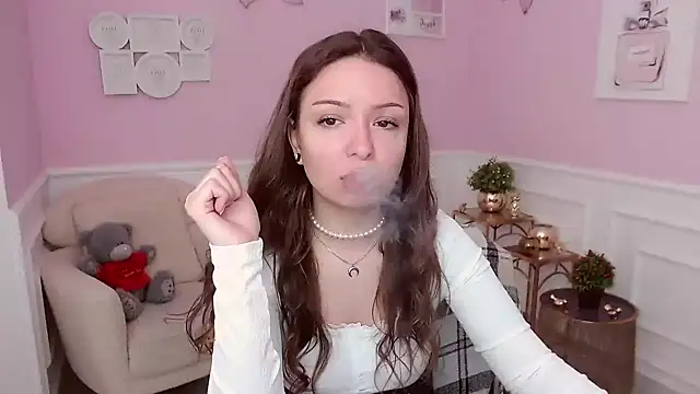 LucySkilar online show from 04-05-26, 04:08