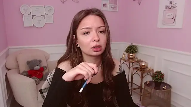 LucySkilar online show from 06-02-26, 04:23