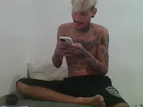 PitbullDiablo1 online show from 10-18-25, 05:53