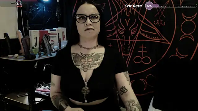 Evil Queen 666 online show from 04-28-26, 05:34