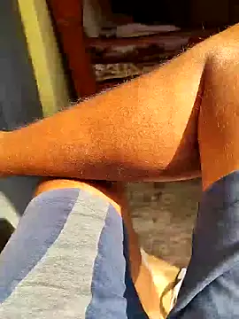 Brown Munda047 online show from 10-25-25, 04:33