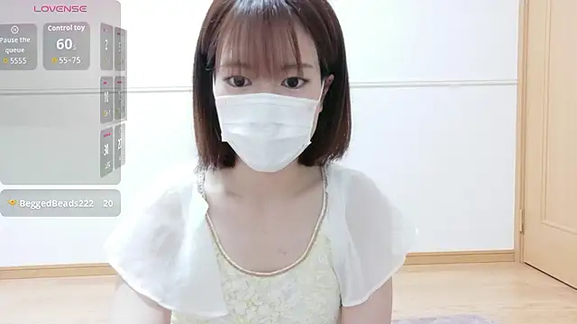 Snapshot of QoMeioQ chatting on 06-19-26, 03:01 QoMeioQ online show from 06-19-26, 03:01