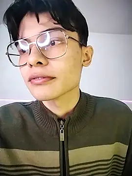 Snapshot of Dmitri_Aksnes chatting on 11-28-25, 09:37 Dmitri Aksnes online show from 11-28-25, 09:37