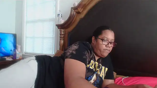 ebonyred online show from 11-06-25, 08:13