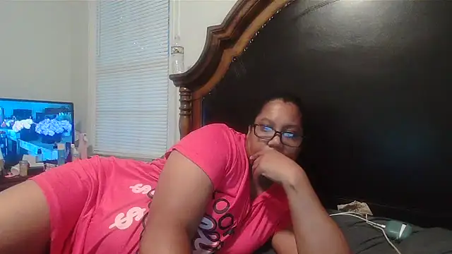 ebonyred online show from 09-18-25, 10:46