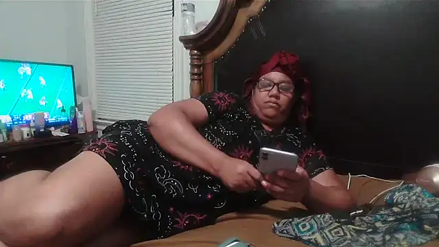 ebonyred online show from 10-19-25, 02:47