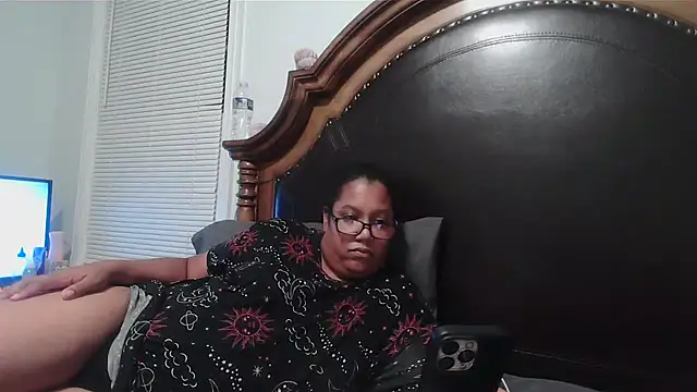 ebonyred online show from 11-27-25, 02:56