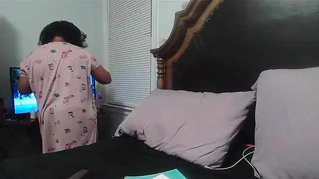 ebonyred online show from 02-13-26, 01:16