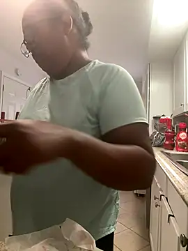 ebonyred online show from 10-26-25, 01:44