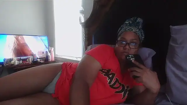 ebonyred online show from 10-06-25, 01:45