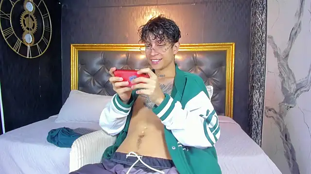 AgarEvans online show from 10-30-25, 03:05