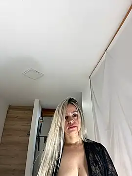 nicole valencia  online show from 02-16-25, 09:15