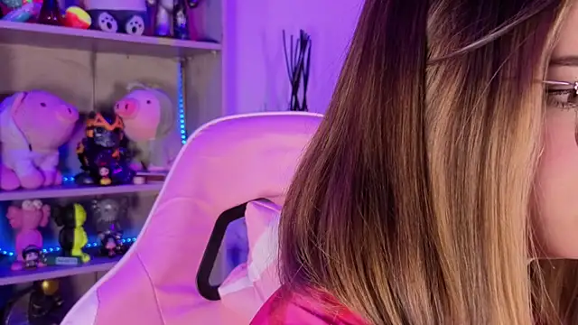 EmilyMiller  online show from 02-10-26, 03:55