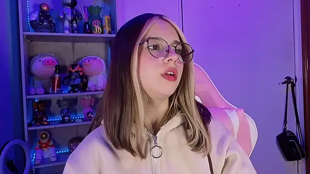 EmilyMiller  online show from 09-26-25, 05:20