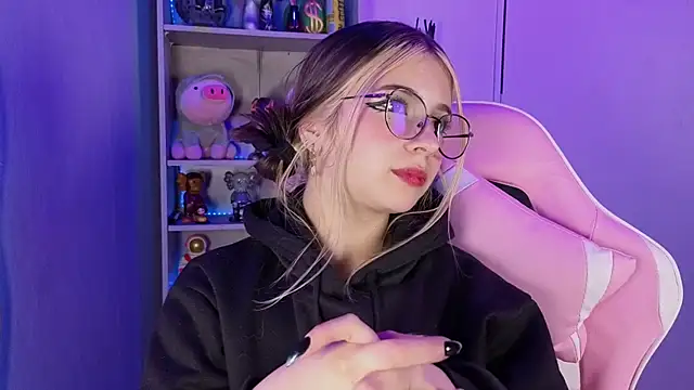 EmilyMiller  online show from 09-30-25, 04:46