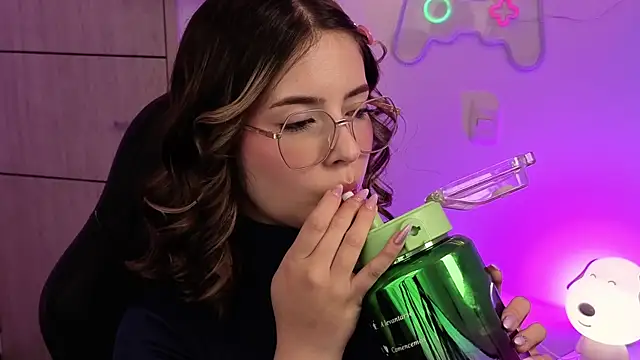 EmilyMiller  online show from 06-19-26, 03:18