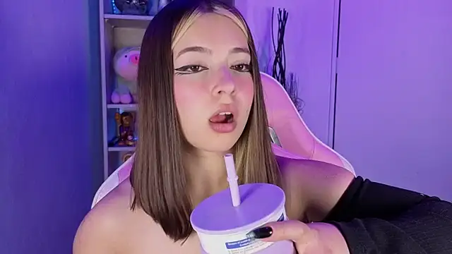 EmilyMiller  online show from 10-01-25, 05:06