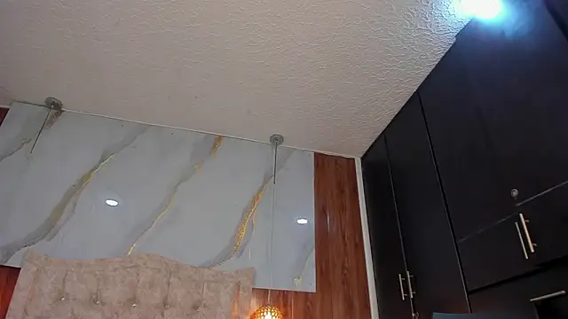 mia 18v online show from 02-03-26, 02:53