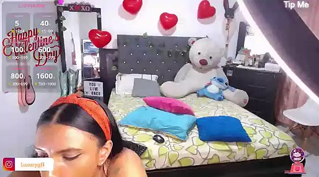Snapshot of Pocahontaslovex chatting on 02-15-25, 05:51 Pocahontaslovex online show from 02-15-25, 05:51