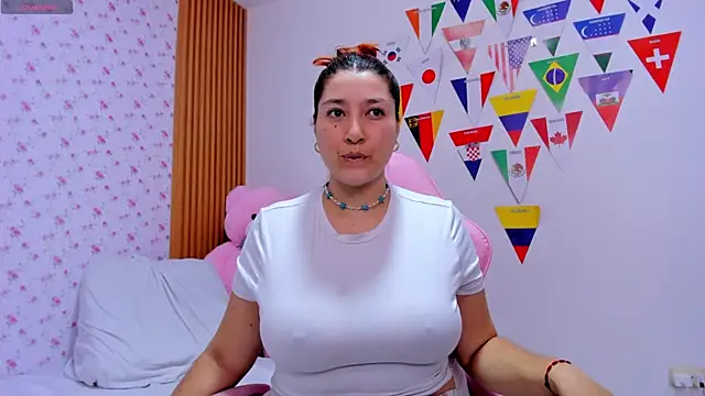 Snapshot of Soyqueen chatting on 07-09-26, 03:51 Soyqueen online show from 07-09-26, 03:51