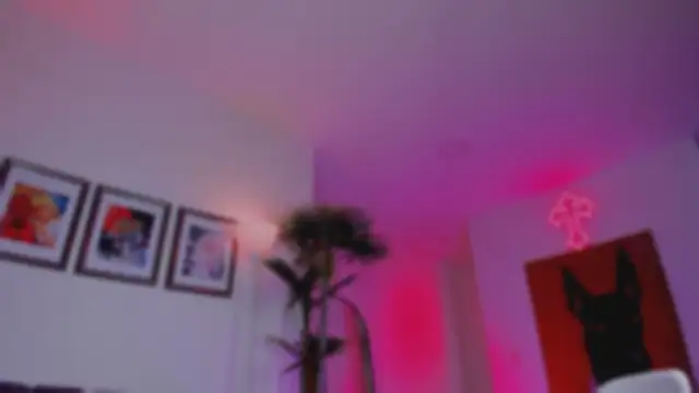 Taylor  foxxx online show from 10-30-25, 05:06