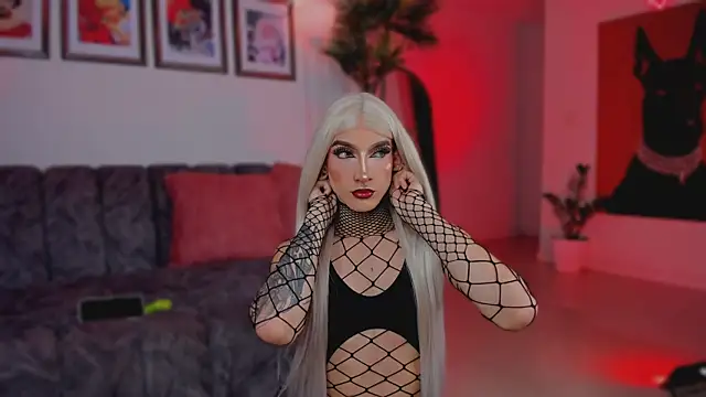 Taylor  foxxx online show from 12-20-25, 05:43