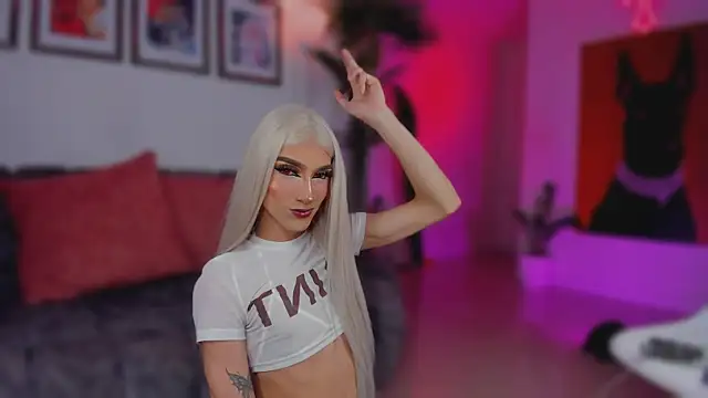 Taylor  foxxx online show from 11-14-25, 04:27