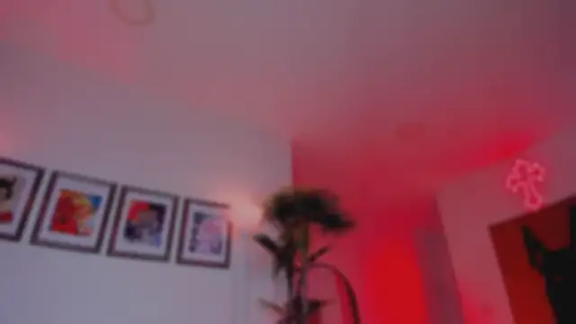 Taylor  foxxx online show from 10-29-25, 05:06