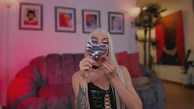 Snapshot of Taylor__foxxx chatting on 05-22-26, 06:33 Taylor foxxx online show from 05-22-26, 06:33
