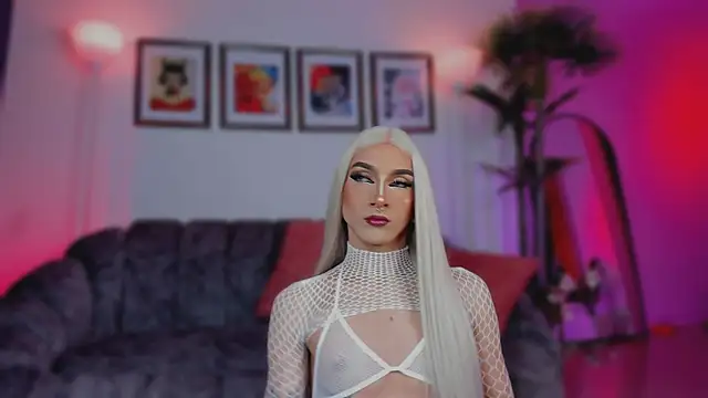 Taylor  foxxx online show from 10-16-25, 04:32