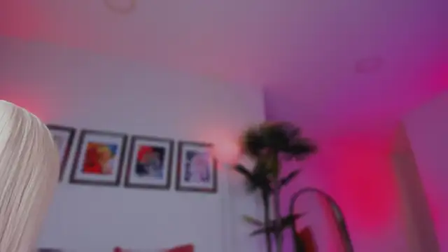 Taylor  foxxx online show from 11-05-25, 05:10