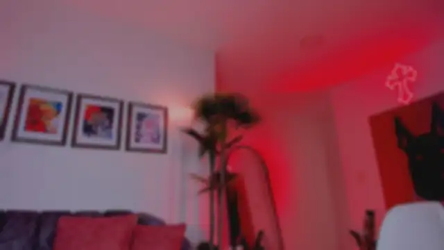 Taylor  foxxx online show from 10-17-25, 05:00