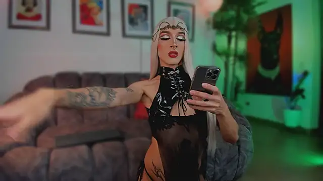 Snapshot of Taylor__foxxx chatting on 05-16-26, 07:18 Taylor foxxx online show from 05-16-26, 07:18