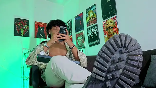 GaelOconner online show from 11-20-25, 03:29