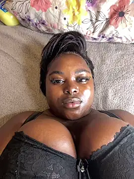 Honeycoco0211 online show from 12-16-25, 06:17